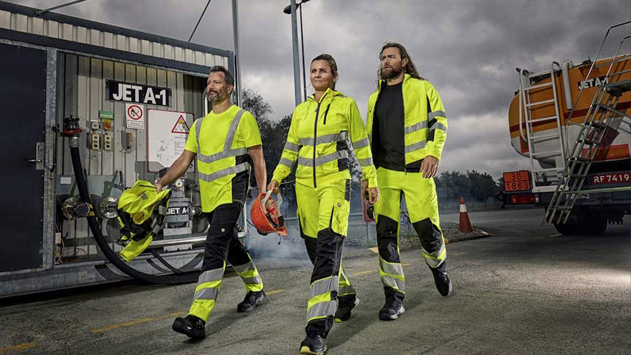 Reflekterende arbejdstøj til byggepladsen