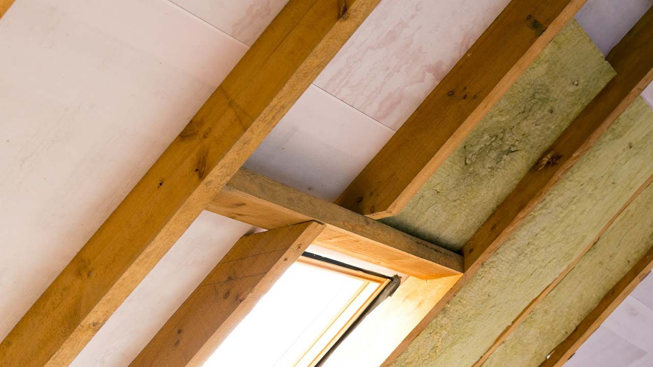 Dampsp&aelig;rre og isolering af tag