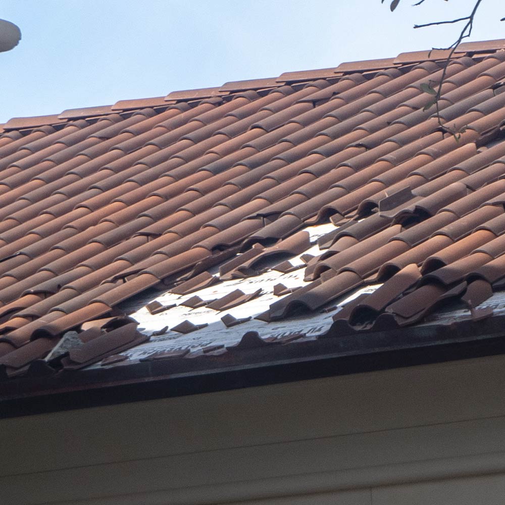 Stormvejr skader p&aring; tag, tagrende og tagsten