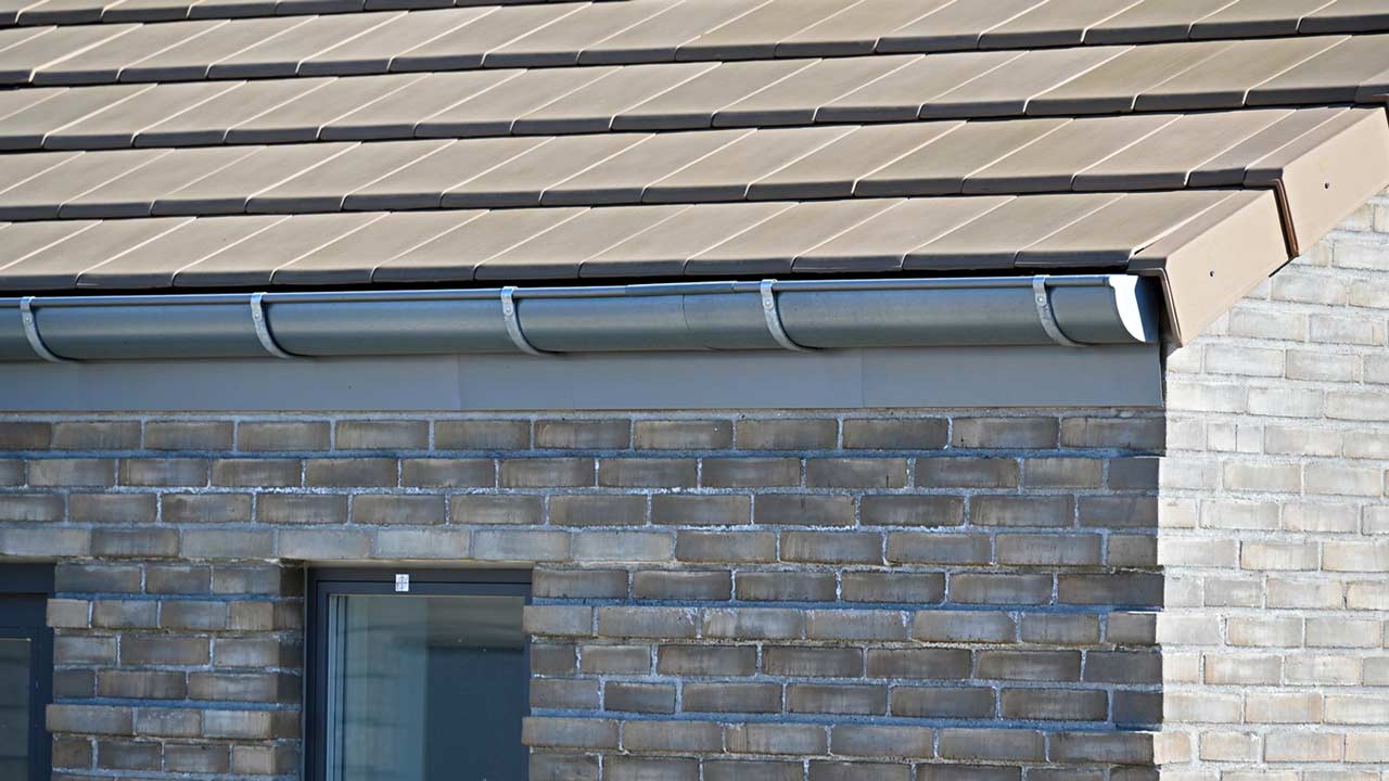 Tagrender i st&aring;l, alu eller zink