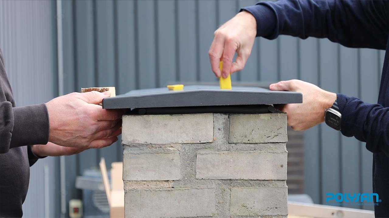 Placering af murafd&aelig;kning p&aring; murstenssv&aelig;g