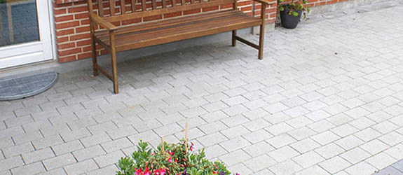 Terrasse med belægningssten