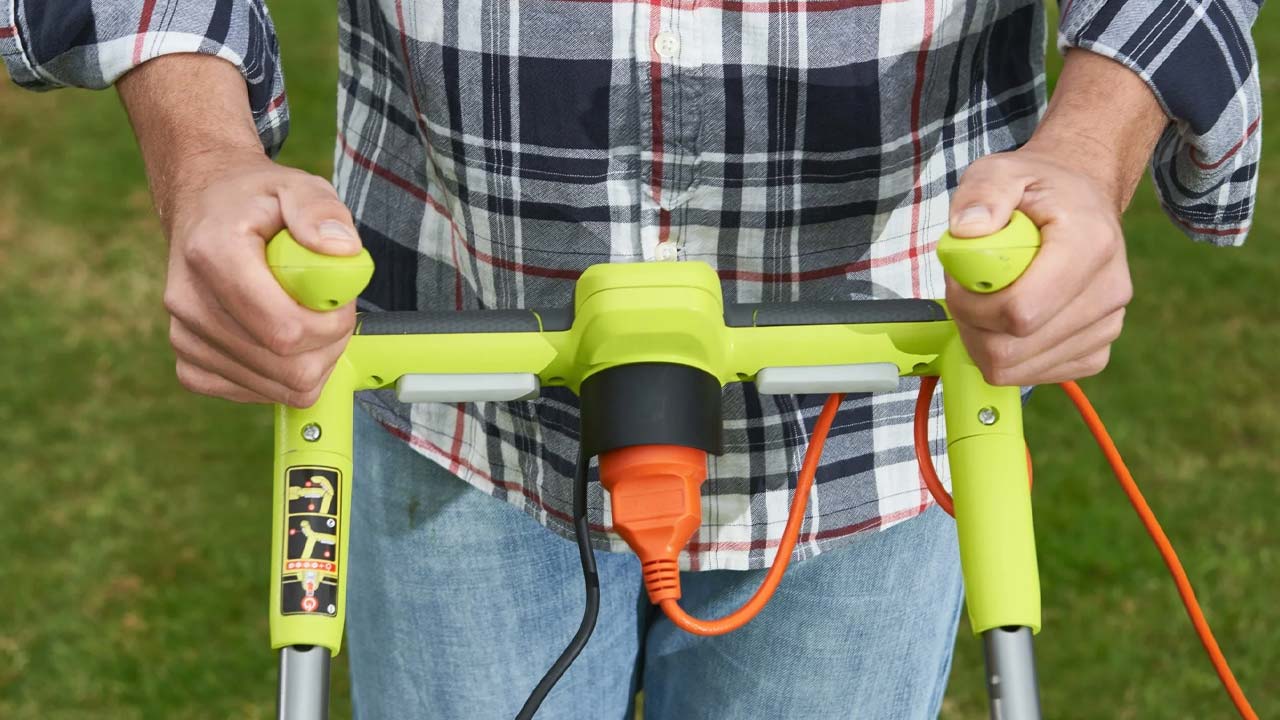 Ryobi 230v el pl&aelig;neklipper RLM18E40H