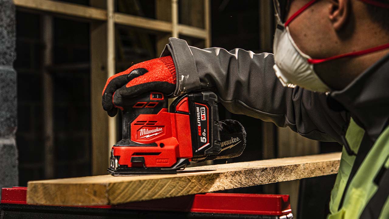 18V Milwaukee rystepudser