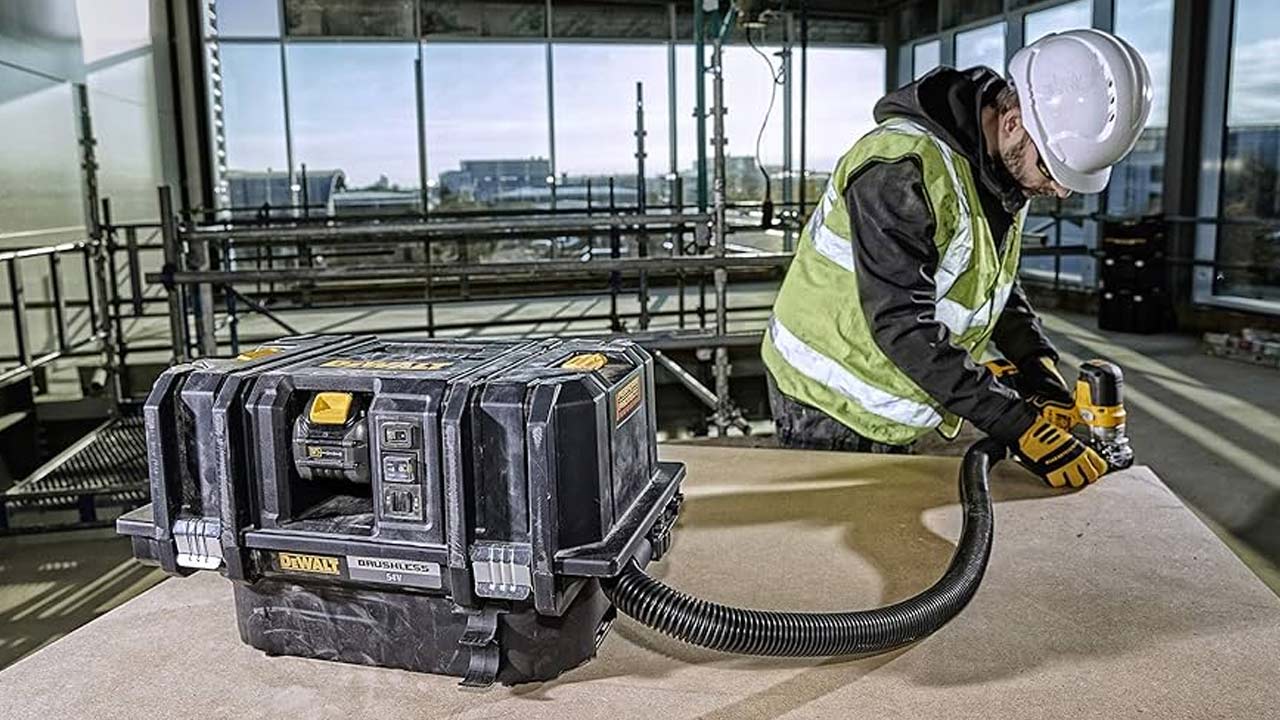 DEWALT st&oslash;vsuger M klasse