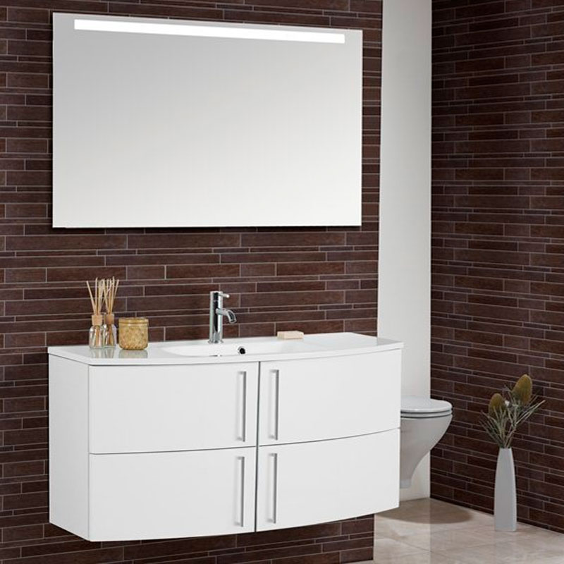 Spejl og badev&aelig;relse m&oslash;bel fra Scanbad