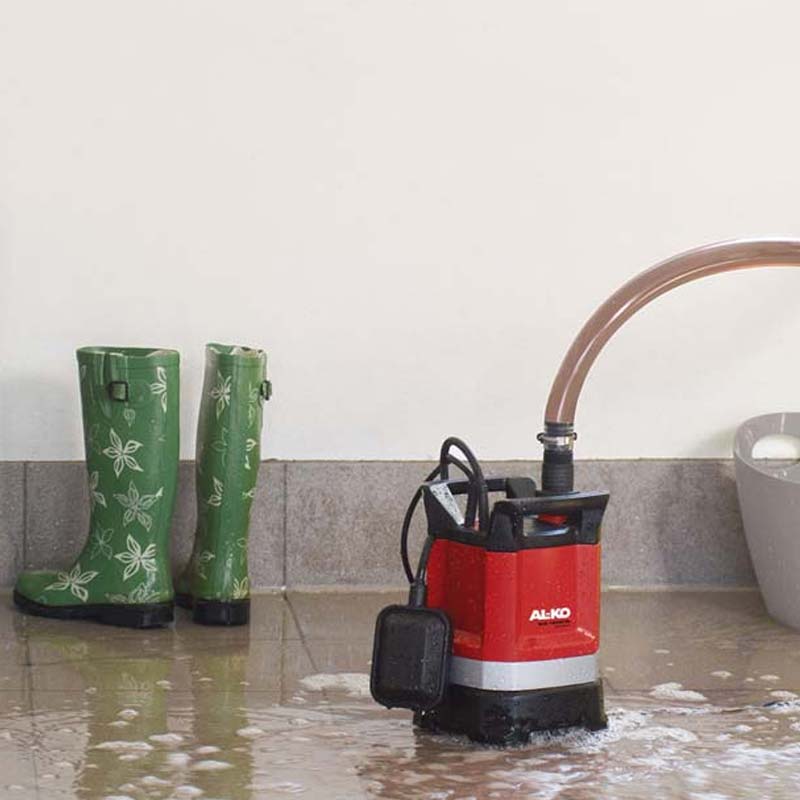 Dykpumper til alt fra oversv&oslash;mmet k&aelig;lder til swimming pool