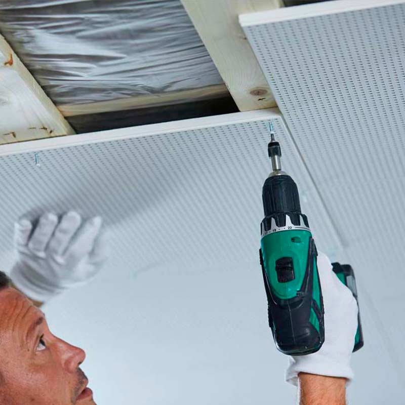 Forskallingsbr&aelig;dder til loftpaneler og skillev&aelig;gge