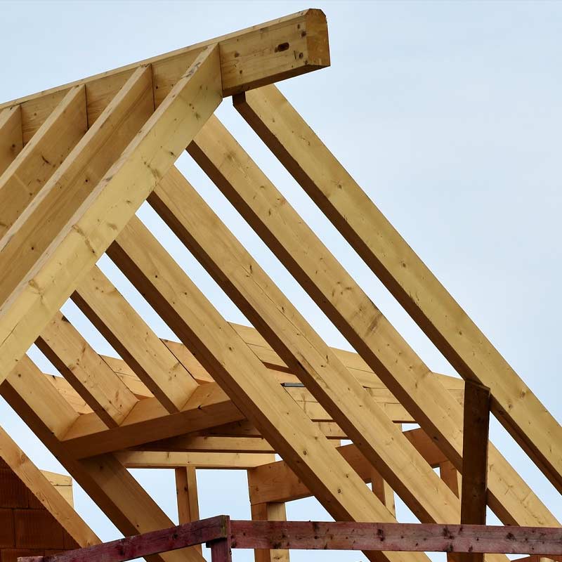 Sp&aelig;rtr&aelig; i tagkonstruktion