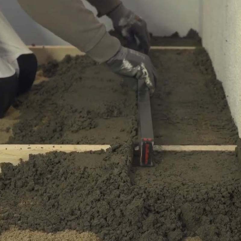 Cement til anretning af betongulv
