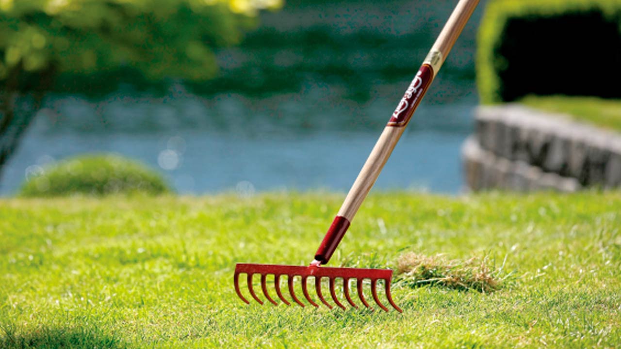 River, skuffejern og kultivatorer til havearbejde