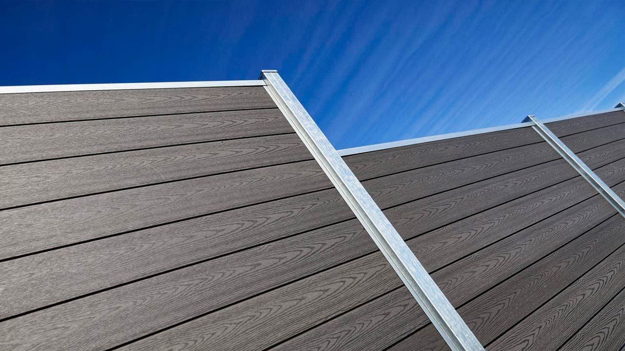 Beslag, stolpehatte og tilbeh&oslash;r til hegn