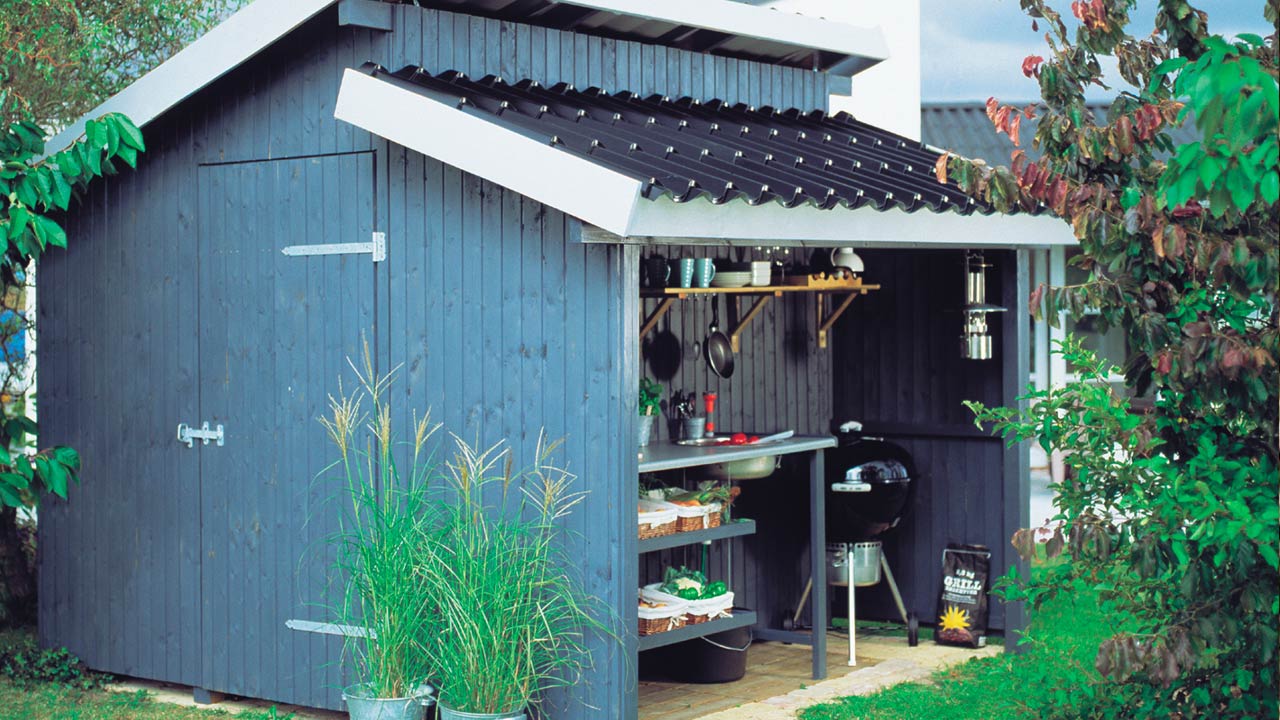 Havehus og redskabsskur i tr&aelig; fra Plus