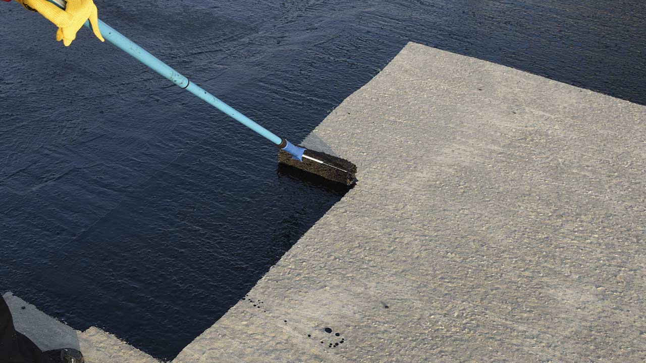 Kold asfalt til tag, murv&aelig;rk, sokkel og fundament