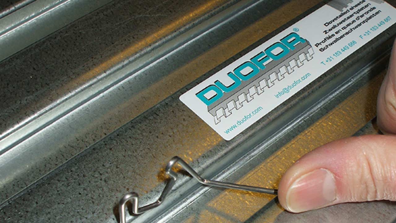 Svalehaleplader i galvaniseret st&aring;l