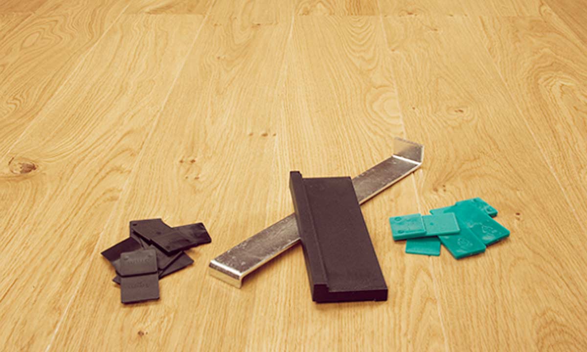 V&aelig;rkt&oslash;j til gulvl&aelig;gning