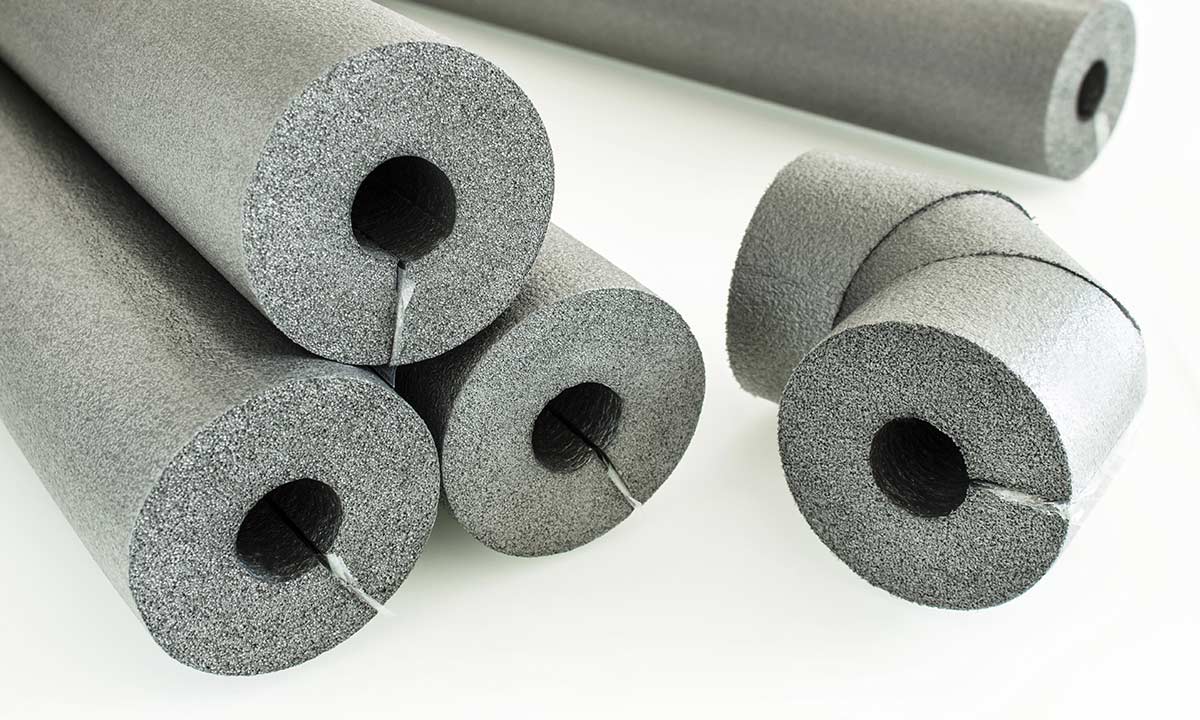 R&oslash;risolering med r&oslash;rsk&aring;le i fast skum