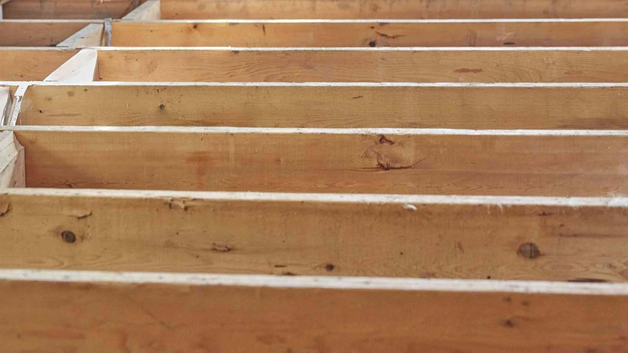 Gulvstr&oslash;er i h&aring;rdttr&aelig;