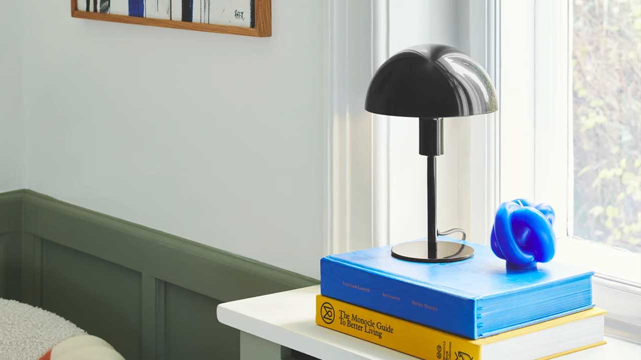 Bordlampe til sengebord og skrivebord