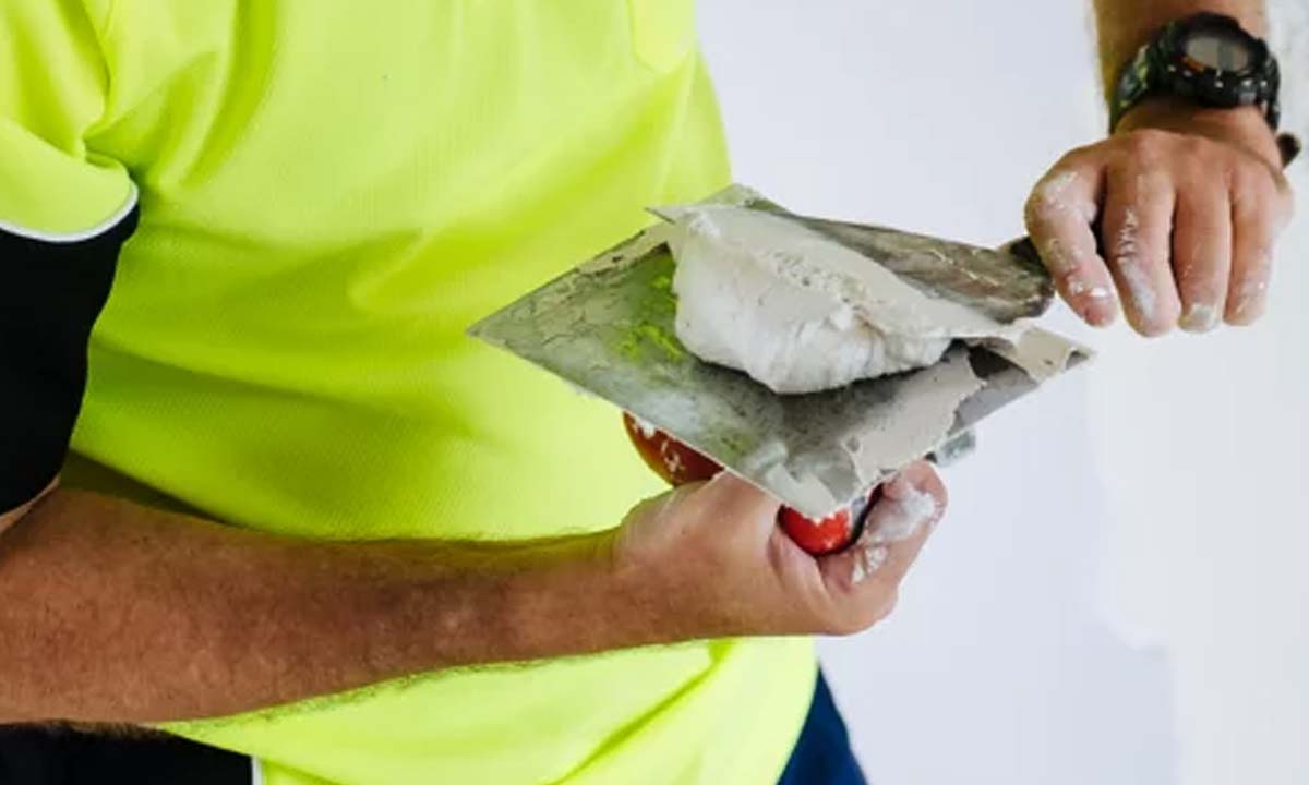 Spartel med spartelmasse p&aring;