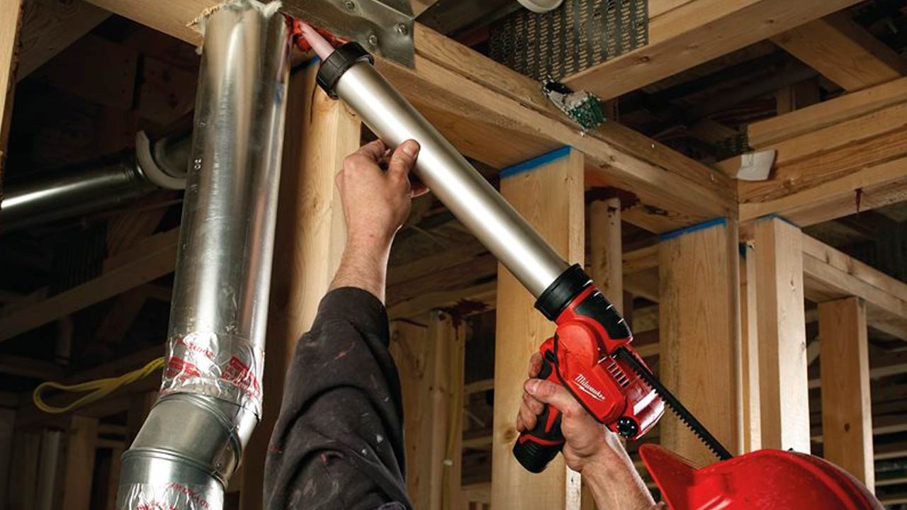 Diverse el-v&aelig;rkt&oslash;j herunder elektriske fugepistoler hos Bygma