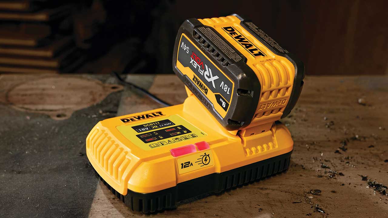 12 volt batteri oplader fra DeWALT
