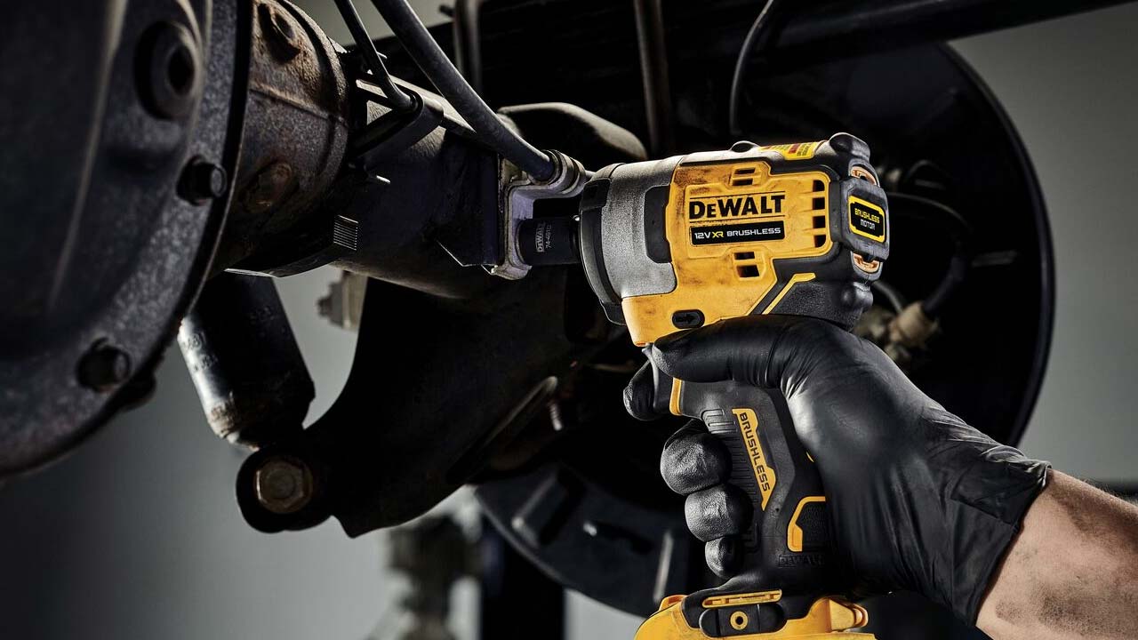 DEWALT slagnøgle til bilværksted