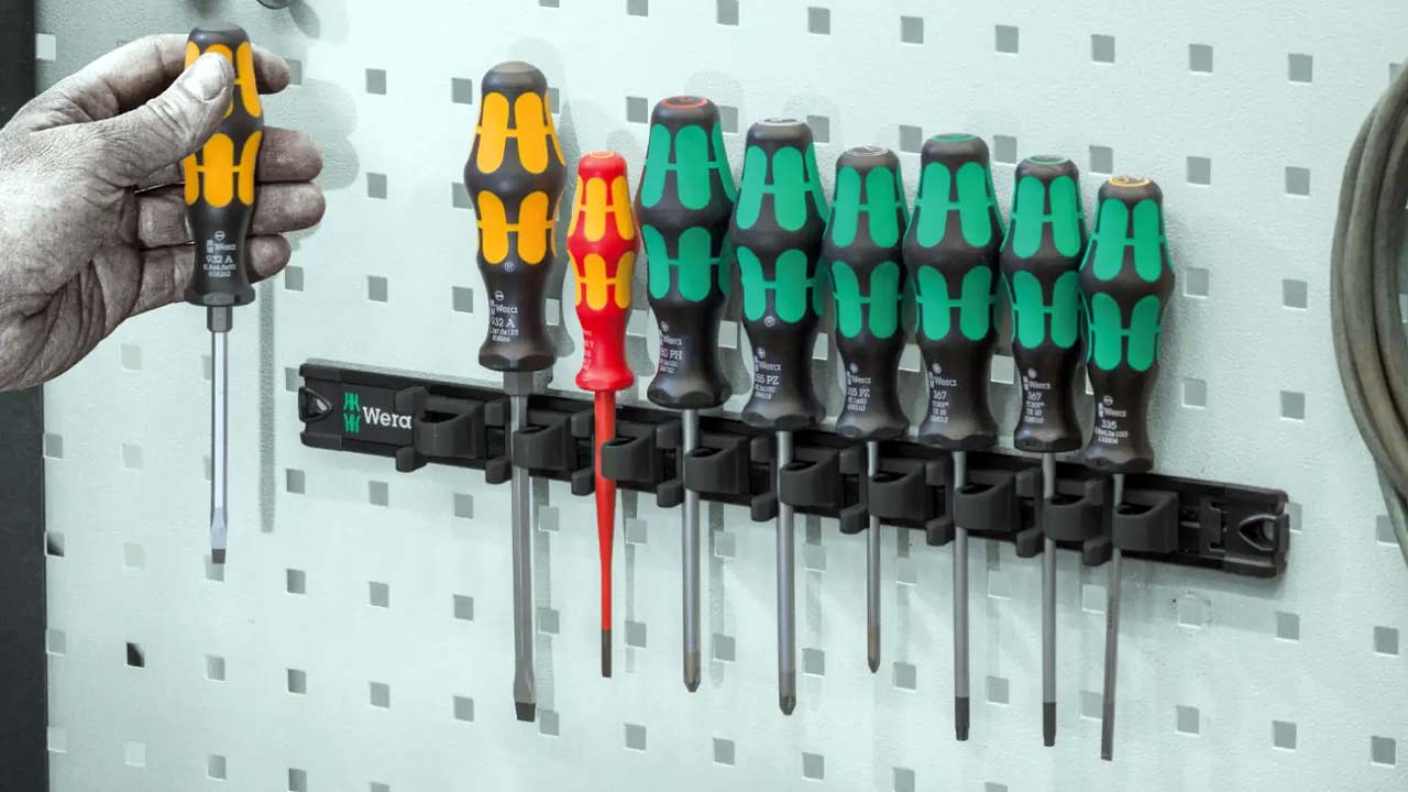 Skruetr&aelig;kkers&aelig;t fra WERA p&aring; en v&aelig;g