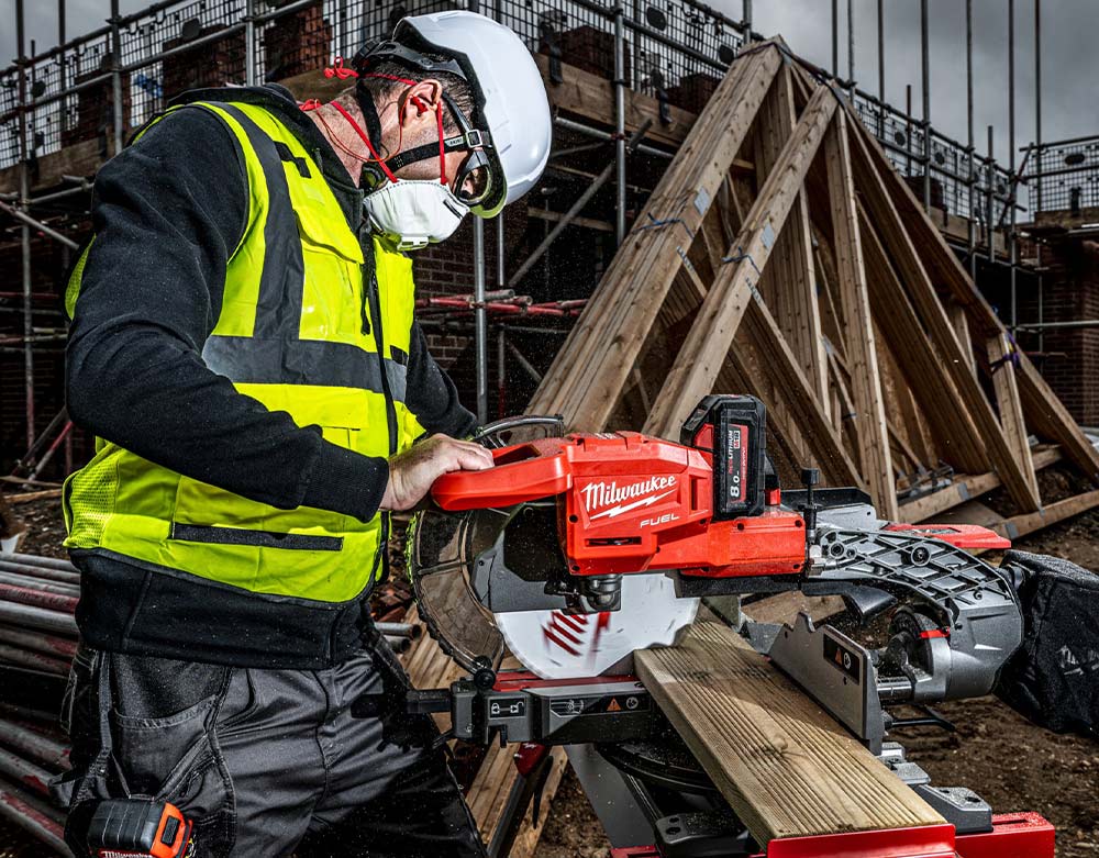 Milwaukee kap geringssav p&aring; Byggeplads